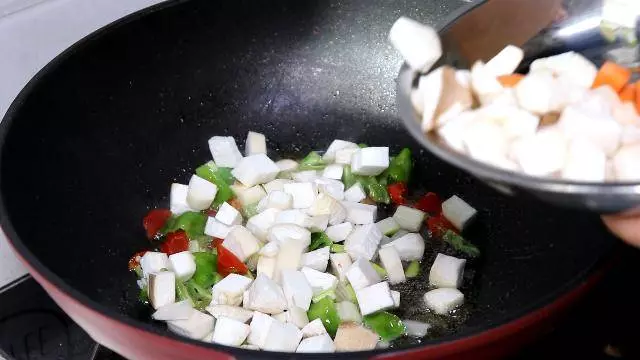 杏鮑菇新做法,又香又入味,口感比肉好,每次做兩盤都不夠吃!