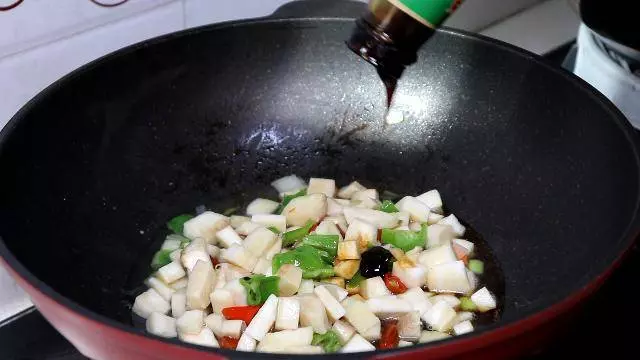 杏鮑菇新做法,又香又入味,口感比肉好,每次做兩盤都不夠吃!