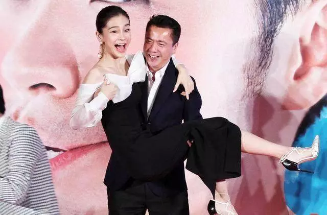 5位女星被抱起,林志玲吃啞巴虧,baby嚇得大喊,熱巴才是真尷尬!