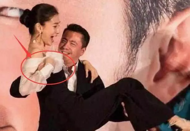 5位女星被抱起,林志玲吃啞巴虧,baby嚇得大喊,熱巴才是真尷尬!