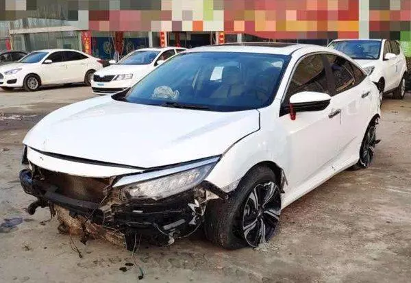 借車給朋友遇上車禍!他家人竟要車主要求賠償!天理何在?