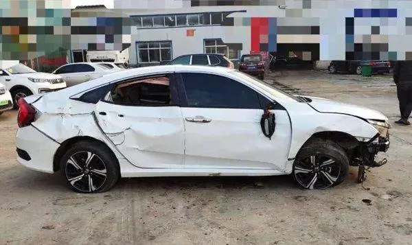 借車給朋友遇上車禍!他家人竟要車主要求賠償!天理何在?