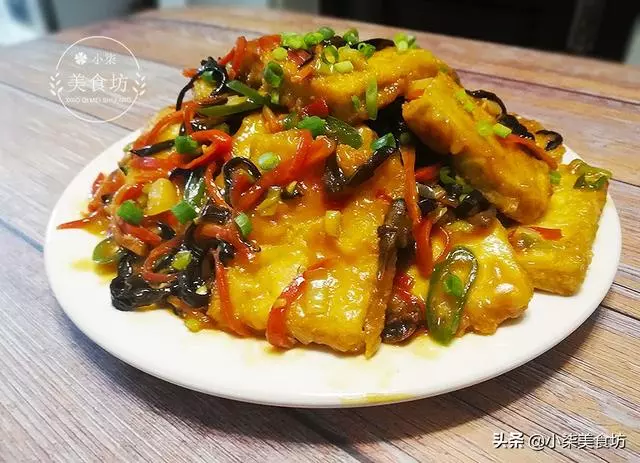 雞蛋打在豆腐里,這道菜火了,做法超級簡單,好吃的快要飛起來了