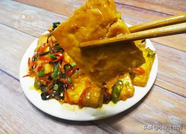 雞蛋打在豆腐里,這道菜火了,做法超級簡單,好吃的快要飛起來了