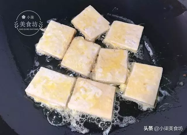 雞蛋打在豆腐里,這道菜火了,做法超級簡單,好吃的快要飛起來了