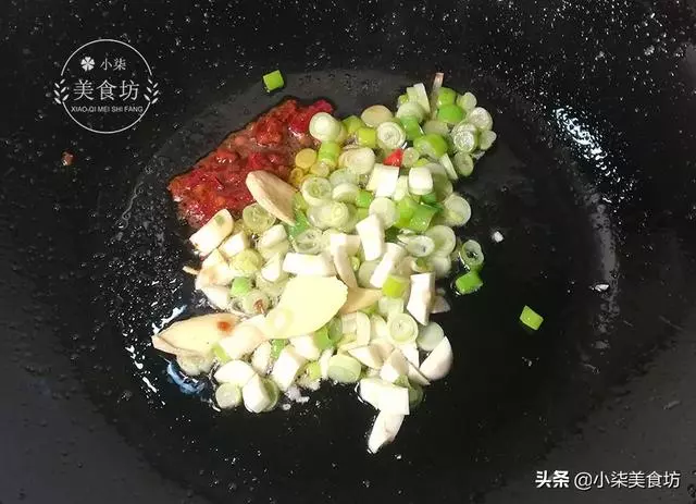 雞蛋打在豆腐里,這道菜火了,做法超級簡單,好吃的快要飛起來了