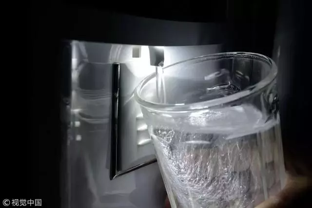 你每天在用的飲水機原來這麼髒!學會這個方法,輕鬆喝到健康水