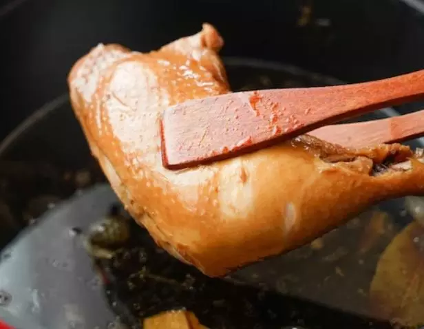 廣東名菜豉油雞這樣做,方法簡單,味道超好,我家餐餐少不了!
