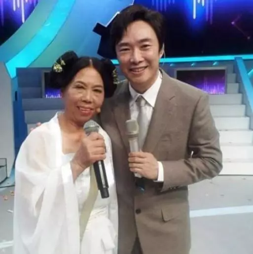 這就是周星馳,讓一個一天50元片酬的老太太,身價漲了1000多倍
