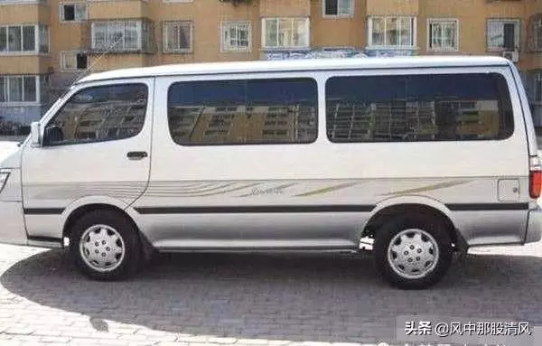 他被周星馳邀請三次,3次邀請就演3分鐘,身價20億卻不張揚