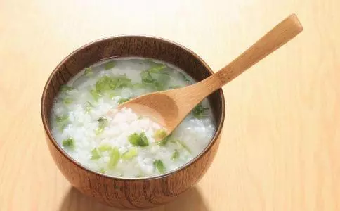 眼科主任:膽經上的"近視穴",每天敲敲,每次5分鐘,視力更清晰