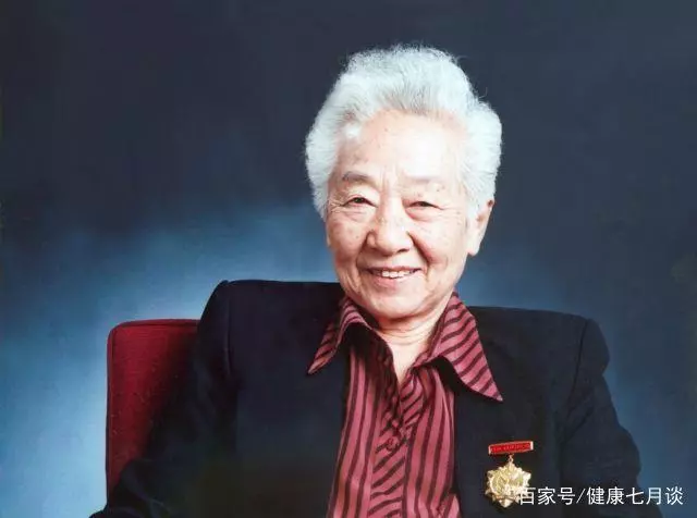 「江姐」40年前患癌,術後堅持做4事,不吃1種食物,98歲依然健康