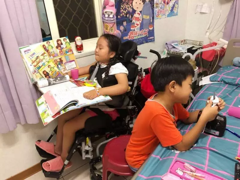 3歲珣珣車禍全癱近況曝光!經歷六年血淚燦笑「會珍惜每一天」 大談夢想「要帶爸媽出去玩」眾人心疼
