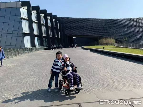 3歲珣珣車禍全癱近況曝光!經歷六年血淚燦笑「會珍惜每一天」 大談夢想「要帶爸媽出去玩」眾人心疼