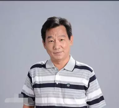 60歲[台視當家小生】沈孟生巔峰時爆出醜聞,淪落賣牛肉麵為生,轉戰大陸,如今近照曝光變這樣,網友:【浪子回頭金不換】