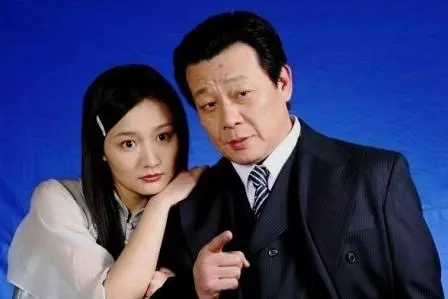 64歲寇世勳和「2個老婆近照」遭曝光!坦言:「太累了,下輩子不會再娶2個老婆」!