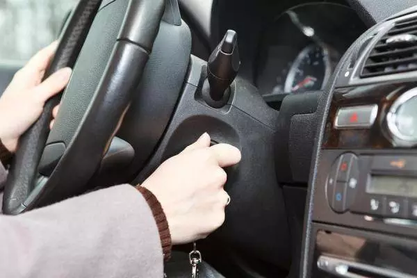 汽車電池很快就壞,是因為你犯了這些!90%的人都中招!
