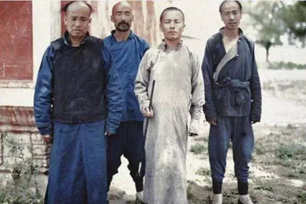 一位法國人在110年前,拍下了當時的清朝,跟我們認識的完全不一樣,別再被影視劇騙了