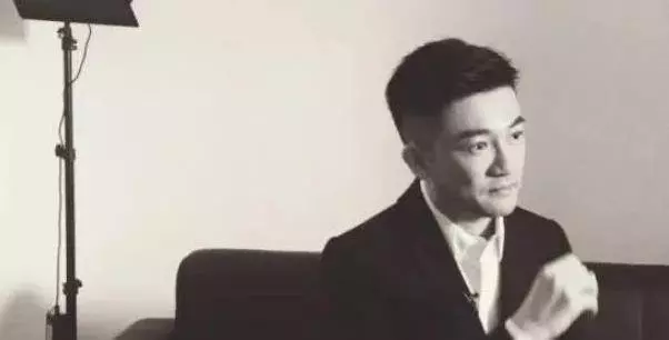 蘇有朋隱婚15年的妻子曝光,驚豔眾人,網友:藏得真深