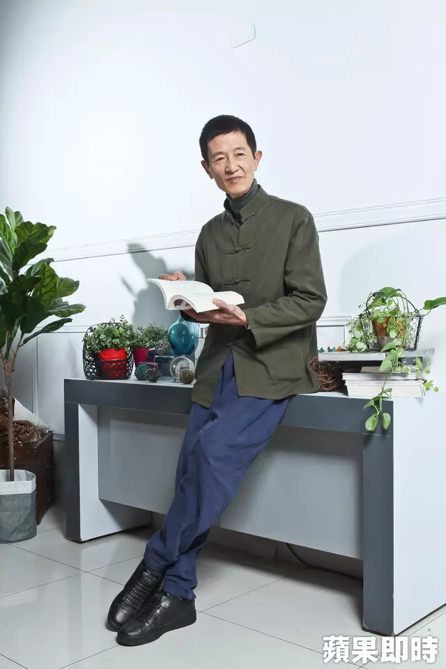 阿西入行40年紅得辛苦! 遭逼拍戲「老婆生小孩黑衣人堵」女兒同為演員「堅持不幫」:別當靠爸族