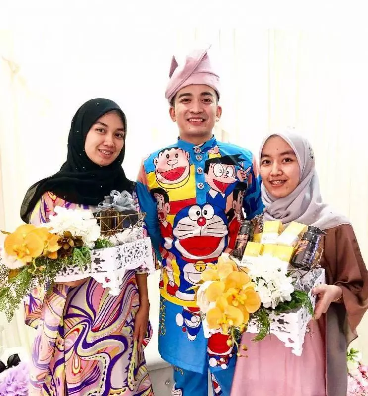 【史上最Chio結婚禮服!】大馬男子穿著一身「哆啦A夢」禮服結婚,瞬間成為焦點!