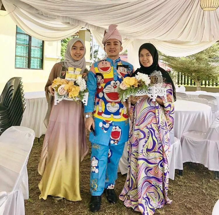 【史上最Chio結婚禮服!】大馬男子穿著一身「哆啦A夢」禮服結婚,瞬間成為焦點!