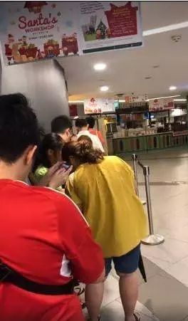 新加坡:女乘客用一個玩具抵付了車費,網友:司機絕對是賺了啊!