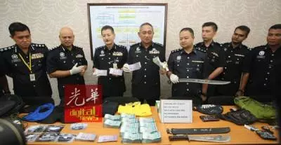 新加坡女輔警在大馬精心布局跨3州,綁架商家兒子索300萬 !