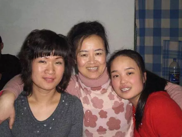 我生女兒,離婚後帶孩子回親媽和繼母家,我看明白兩人差別