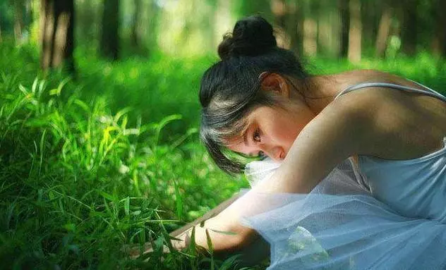 母親生病前夫來看望,他走後護士對我說的話,母親打了自己一巴掌