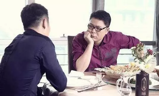 前夫去世五年我再婚,婚禮上前婆婆帶來一個人,看到他我淚流滿面