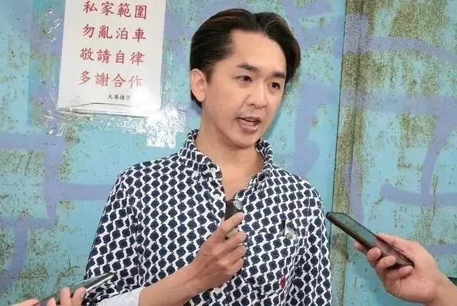 化身「街市王子」回收剩菜!52歲前TVB男星復出拍劇人氣大增!