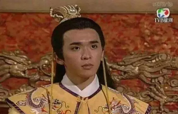 化身「街市王子」回收剩菜!52歲前TVB男星復出拍劇人氣大增!