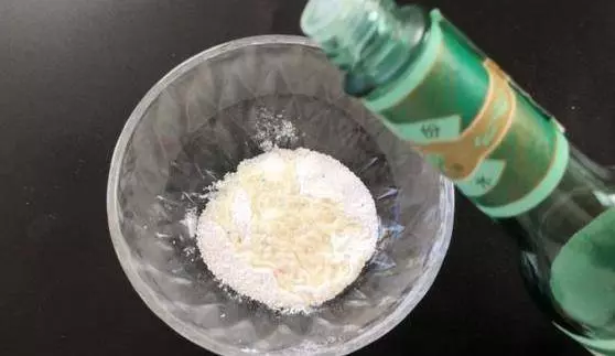 洗衣服時候多加兩粒,不管多髒多臭的衣服,洗出來和新的一樣乾淨