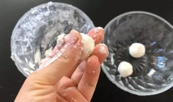 洗衣服時候多加兩粒,不管多髒多臭的衣服,洗出來和新的一樣乾淨