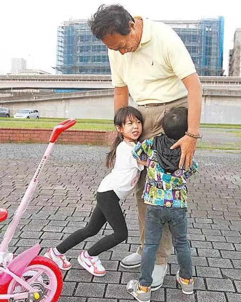 68歲郭台銘再當爹?妻子已懷豬寶寶,孩子之間最大差43歲!