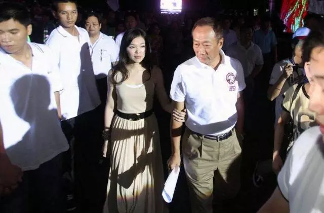 68歲郭台銘再當爹?妻子已懷豬寶寶,孩子之間最大差43歲!