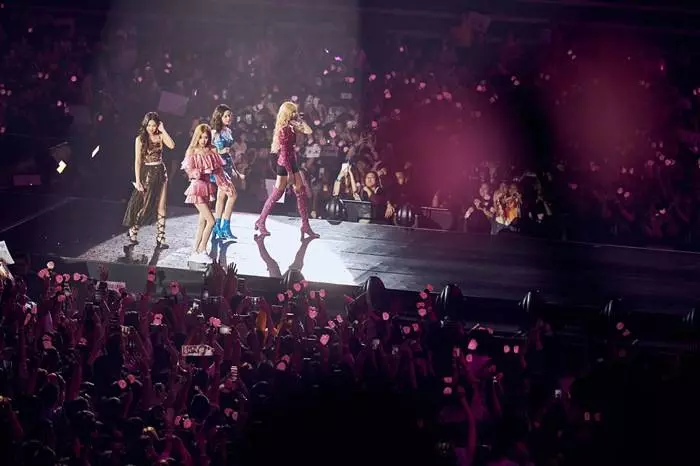 大馬北大穆斯林團長批評BLACKPINK演唱會穿著『不得體』,嚴重侮辱我國!