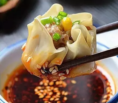 美食DIY-新鮮豬肉配上甜玉米和胡蘿卜,味道特別鮮美哦