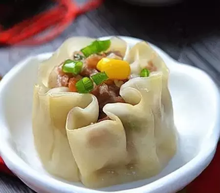 美食DIY-新鮮豬肉配上甜玉米和胡蘿卜,味道特別鮮美哦