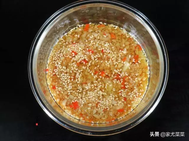 萬能調料汁的做法,不管拌什麼涼菜都好吃,涼拌菜必備