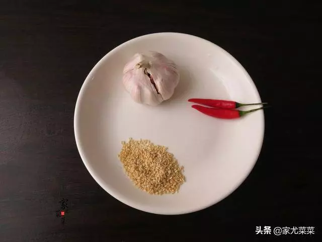 萬能調料汁的做法,不管拌什麼涼菜都好吃,涼拌菜必備