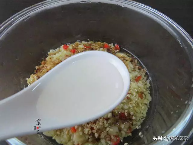 萬能調料汁的做法,不管拌什麼涼菜都好吃,涼拌菜必備
