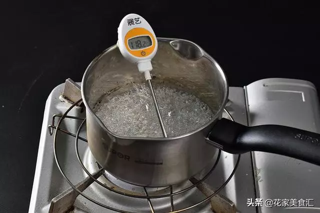 烤棉花糖冰淇淋,網紅新做法,在家周末可以做喔!