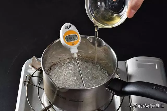 烤棉花糖冰淇淋,網紅新做法,在家周末可以做喔!
