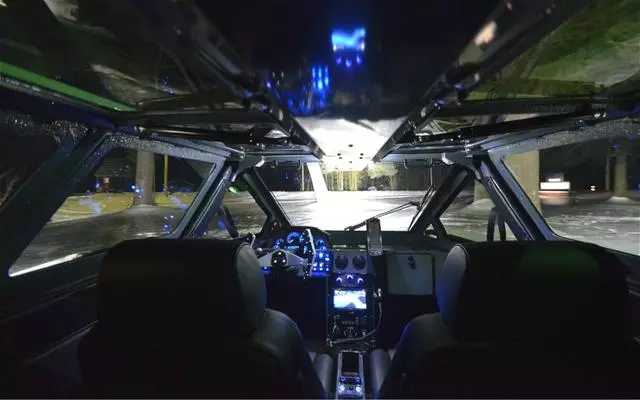 豪車都玩膩了就看看它!只賣200萬的私人坦克,開上街沒人敢攔路