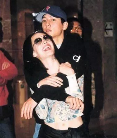 曾經的男神收割機,分手吳彥祖後搭上美恐男主,不能懷孕取消婚約!