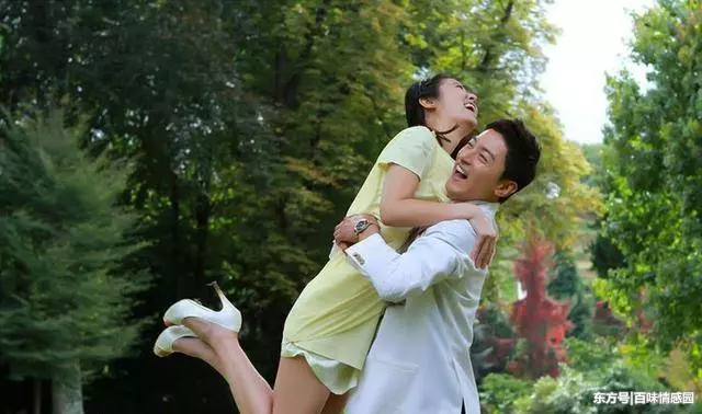 婆婆生日我因病沒去參加,女兒回來給我一個紅包,打開後我愣住了