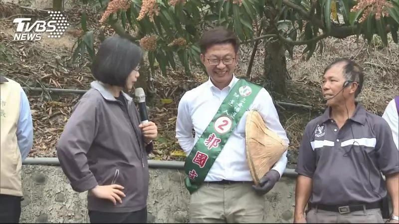 力抗郭國文府院黨支持 謝龍介再請韓國 瑜助陣