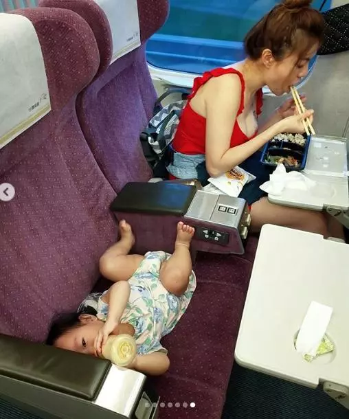 地方媽媽高鐵餵奶爆紅了!一彎腰「超巨育兒器彈出」乳量超豐沛…30歲↑乾兒子收不收? - Candymush 糖果村莊